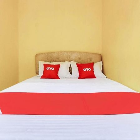 Oyo 89406 Lucky Budget Hotel Nilai Ngoại thất bức ảnh