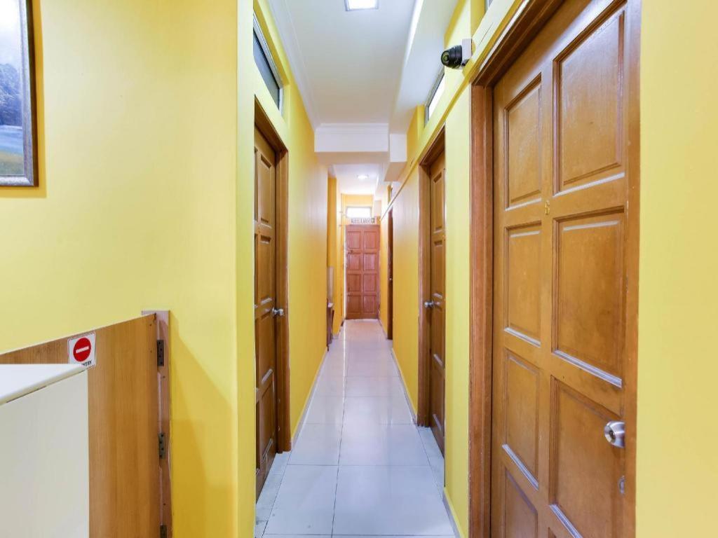 Oyo 89406 Lucky Budget Hotel Nilai Ngoại thất bức ảnh