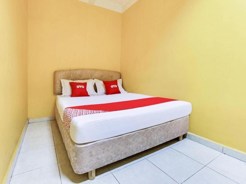 Oyo 89406 Lucky Budget Hotel Nilai Ngoại thất bức ảnh