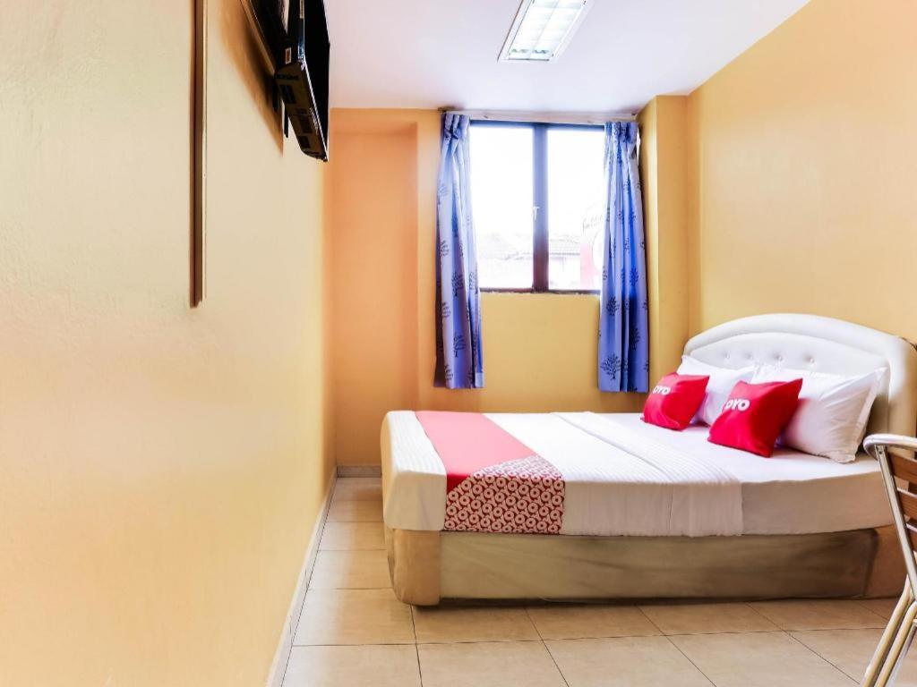 Oyo 89406 Lucky Budget Hotel Nilai Ngoại thất bức ảnh