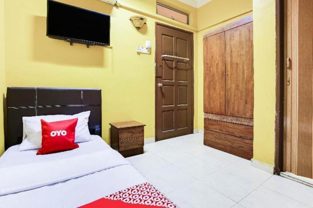 Oyo 89406 Lucky Budget Hotel Nilai Ngoại thất bức ảnh