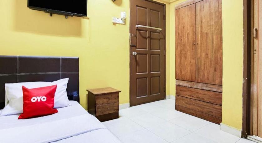 Oyo 89406 Lucky Budget Hotel Nilai Ngoại thất bức ảnh