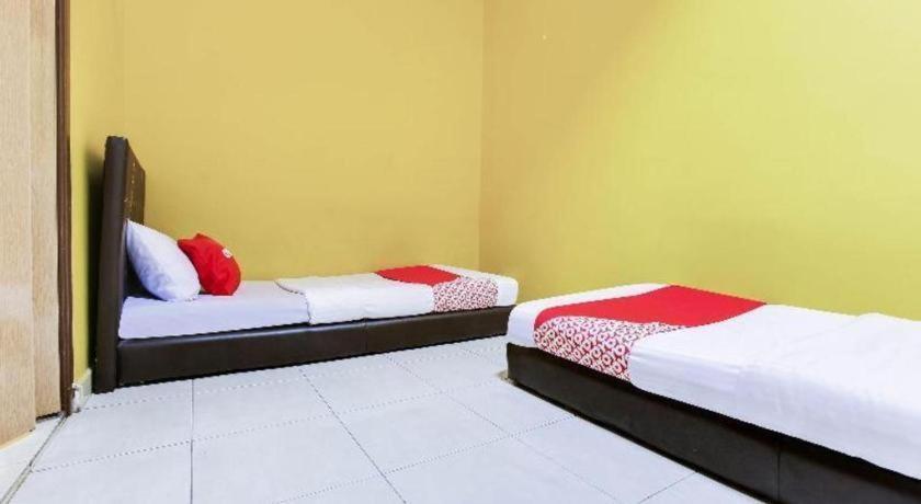 Oyo 89406 Lucky Budget Hotel Nilai Ngoại thất bức ảnh