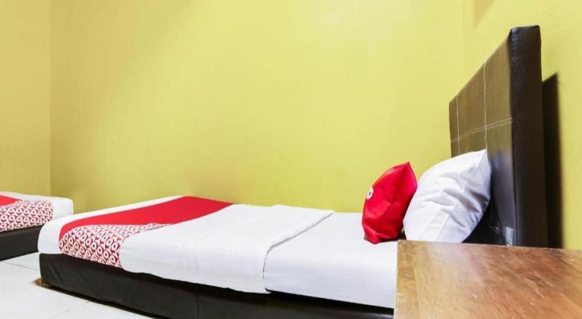 Oyo 89406 Lucky Budget Hotel Nilai Ngoại thất bức ảnh